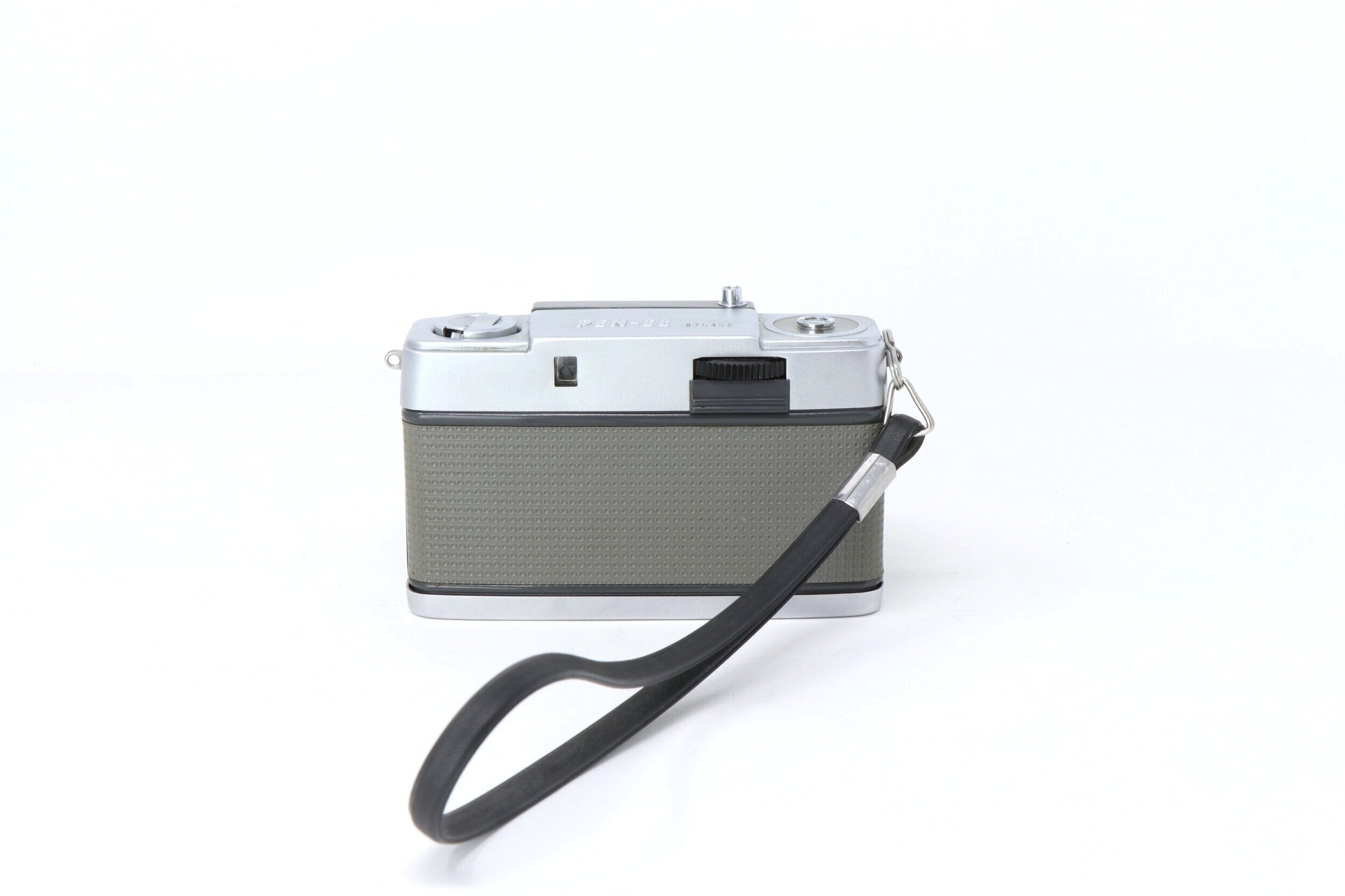 Olympus Pen EE 35mm Film Camera (1961) – Relics